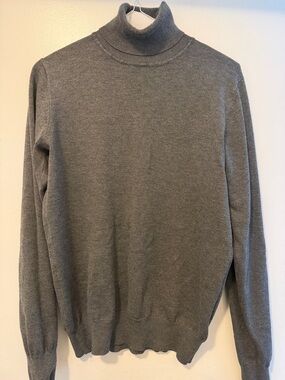 Men's Gray Turtleneck Sweater - Lightweight Knit